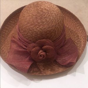 Never worn grevi Mode hat Neiman Marcus